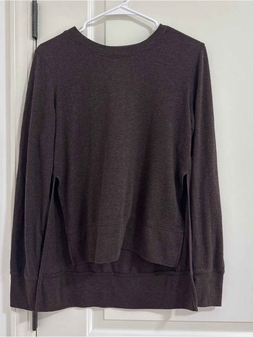 ALO Yoga Long Sleeve Top in Dark Brown